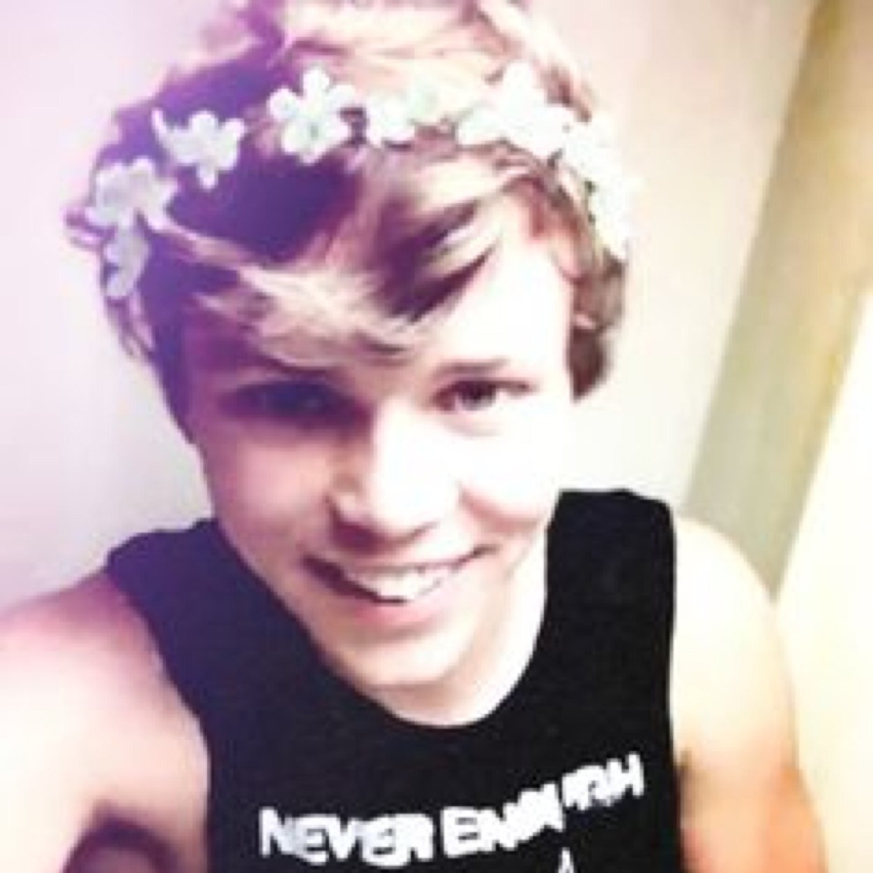 I'm Ashton but call me Ashy. I love to have fun! #Taken by @NiallTheFaker (multi-rp)