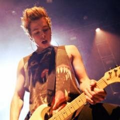 Free follow from @silentmashton I would appreciate it if you'd follow @silentmashton just ask for a follow back.
Have a great day :) xxx
