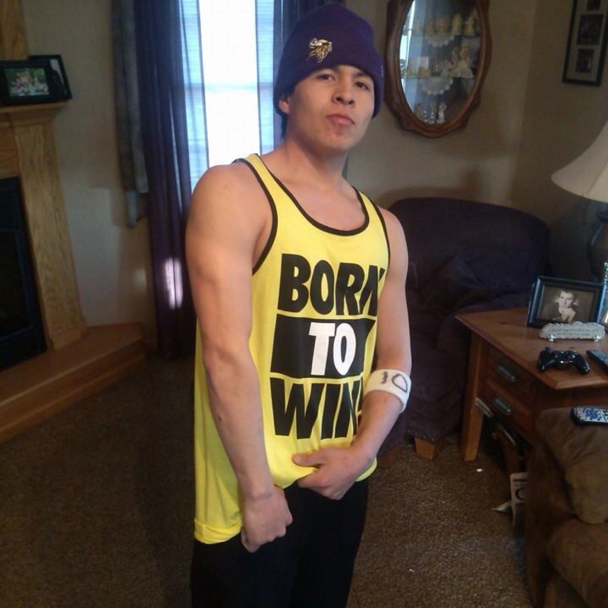 AceHood303's profile picture. 