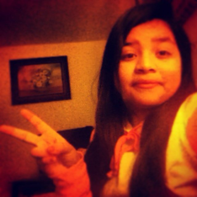 Single i love friends i love @nialloffical i love one direction follow me on instagram @lisa_ramirez12 :) {my bday is may 8th} love ya!!!!