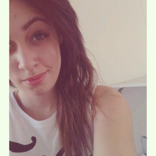 '' Me apaixonei da mesma forma que alguém cai no sono : gradativamente e de repente , de uma hora para outra'' - Hazel Grace  12.07.2013 @Viniicius_T ♡