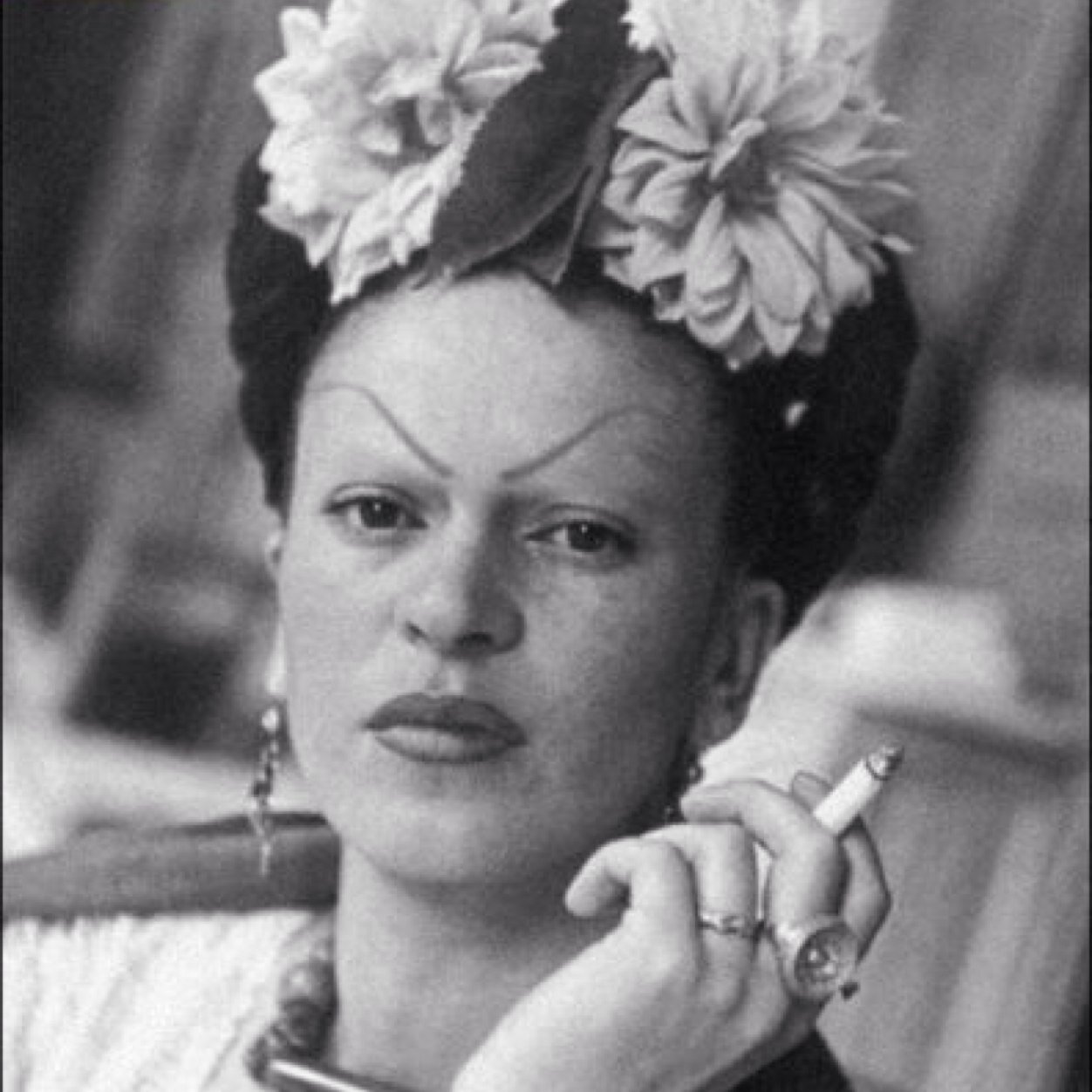 ananin_xyz's profile picture. the cleaning lady's daughter's stream of consciousness // anamaria chavez ramos // @cestlanin everywhere