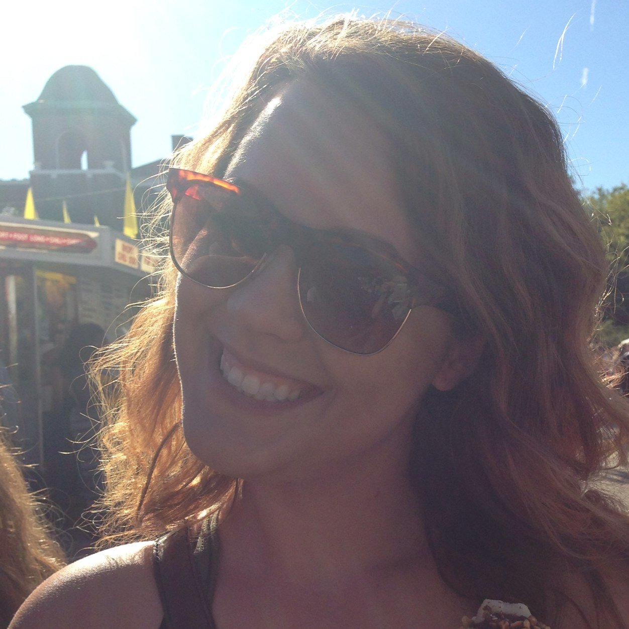 thejessward's profile picture. Lover of karaoke, live music, and redlipstick.