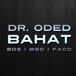 AN INTERNATIONALLY RENOWNED SURGEON AND TEACHING CLINICIAN SPECIALIZING IN PERIODONTICS, SURGICAL IMPLANT PLACEMENT, AESTHETIC PLASTIC AND RECONSTRUCTIVE PROCED