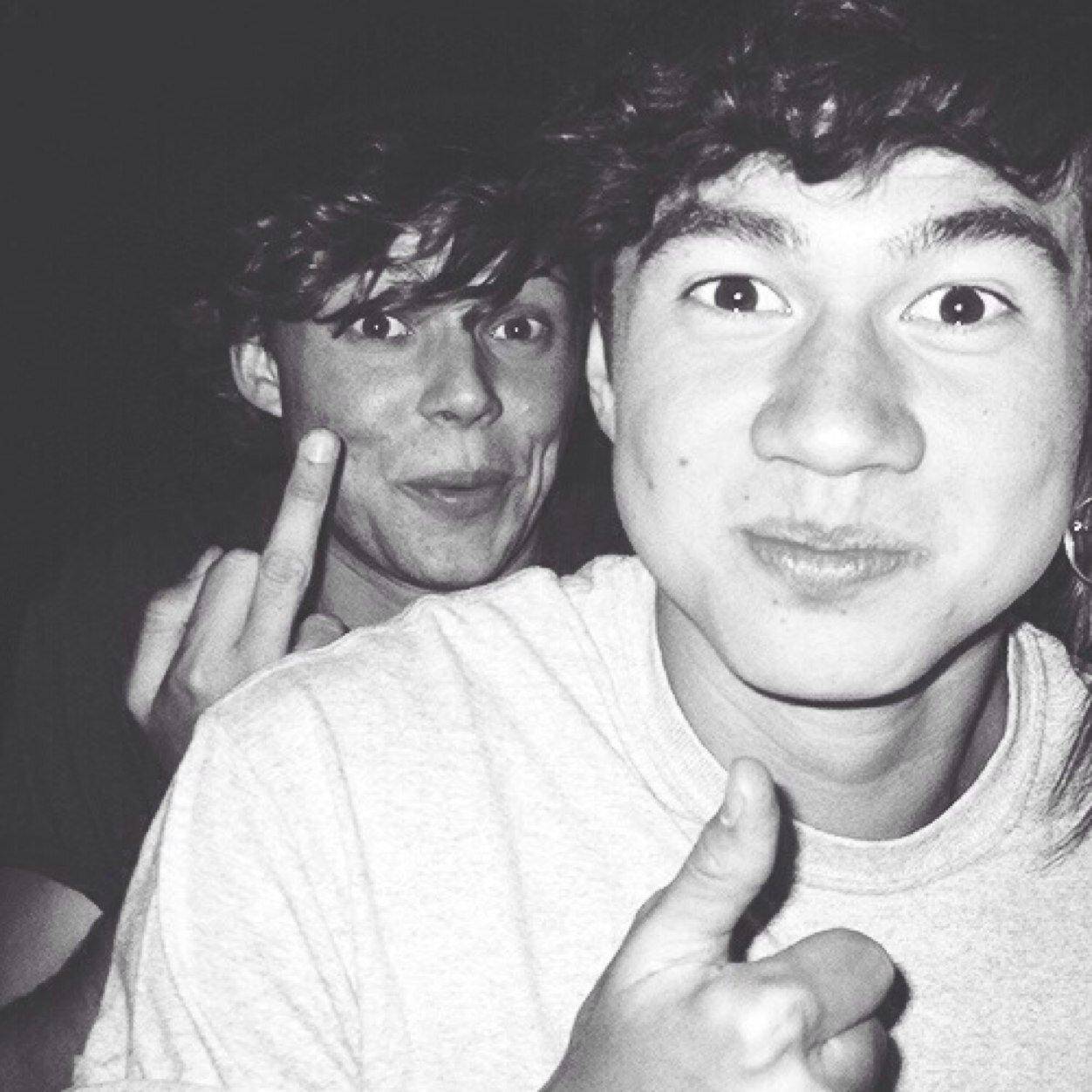 ♡Sunshine, go follow @kinkyxcalum bc she made a new acc and  just gave you a free follow ♡