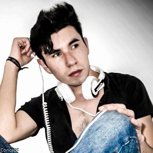 Dj y productor mexicano. Desde los 14 años Dj Joss es uno de los más jovenes en el medio de club's/bares nocturnos.