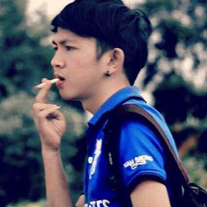 Stiap manusia dibumi mempunyai pasangan,cakep sama jelek,kurus sama gemuk,tinggi sama pendek,hitam sama putih,dan KAMU sama AKU  :)