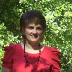 Всем отвечаю взаимным фолловингом. Пытаюсь зарабатывать в социальных сетях. Политика?.. Куда же без нее...