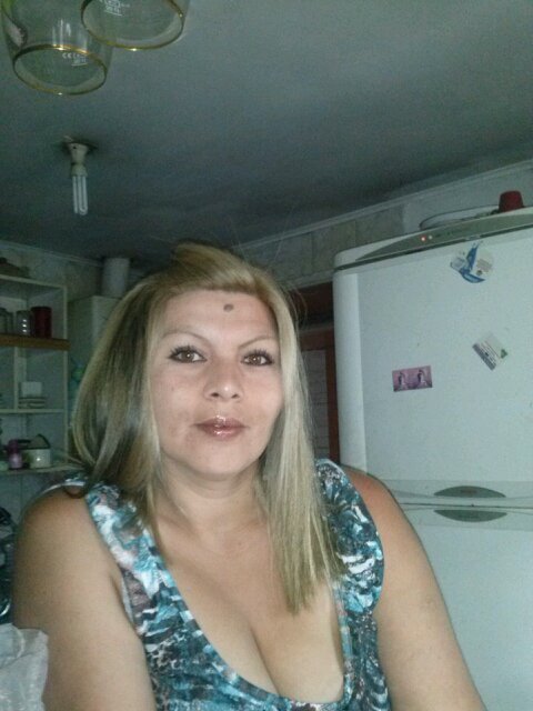 estilista independiente
me encanta  llenarme de energias positivas  reirme  de mi misma  y soy una loca pero loca sana