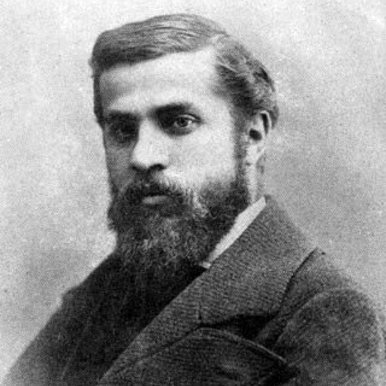 antoni_gaudi1's profile picture. ¡Me encanta diseñar y construir muchos edificios en España!