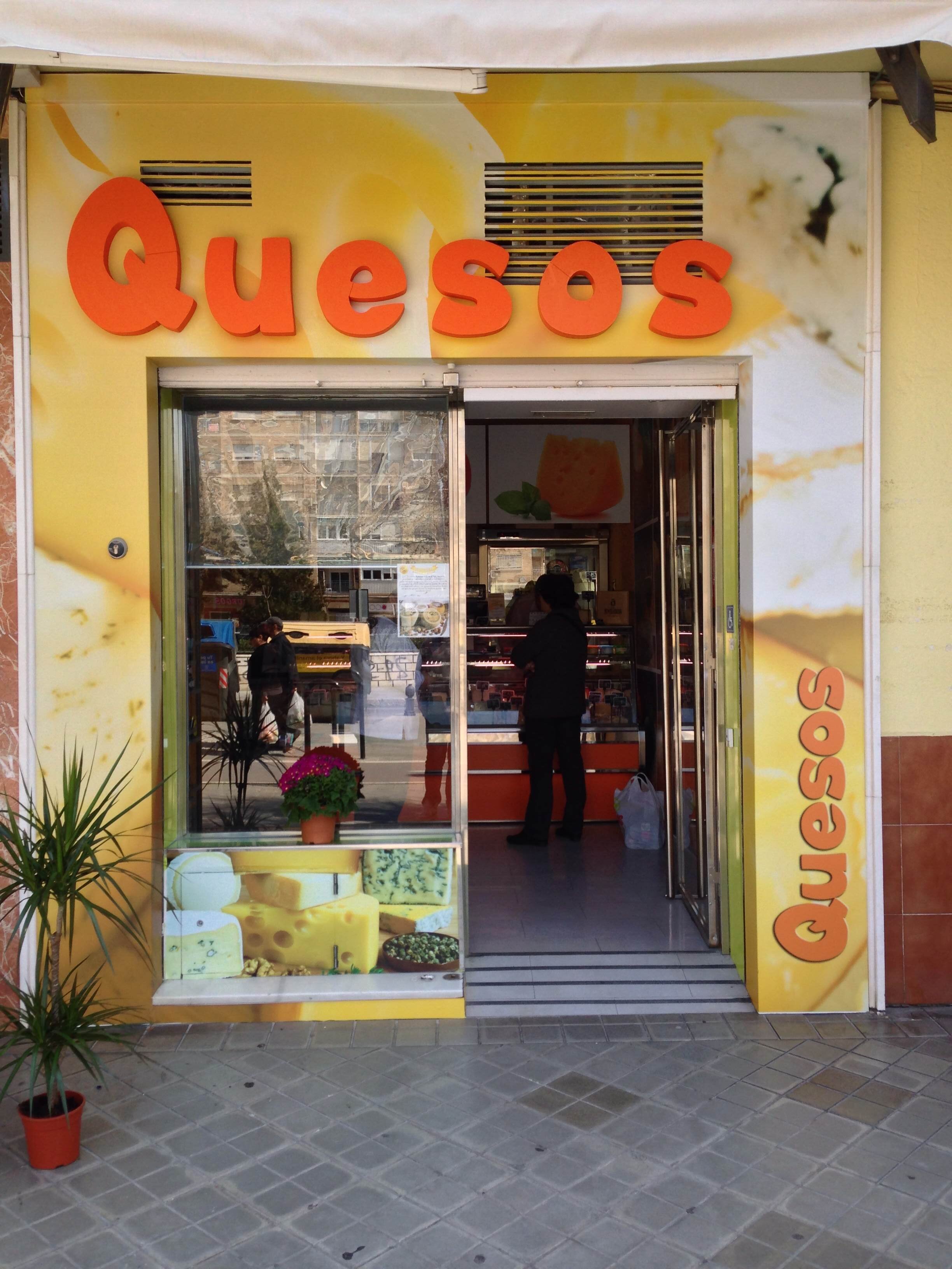 Tienda especializada en todo tipo de quesos nacionales e importacion
