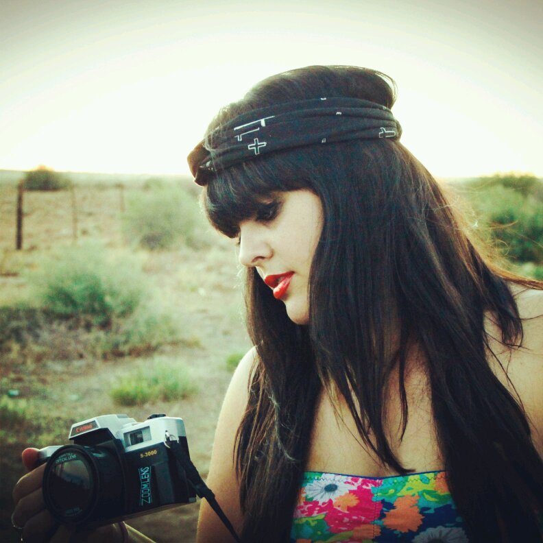 Psychology student at NWU-Puk & News Editor @Wapad• Photography puts me in my happy place♡I believe in God• Never panic... Just pray