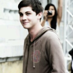 percy jackson,single,bisex,vampiro,