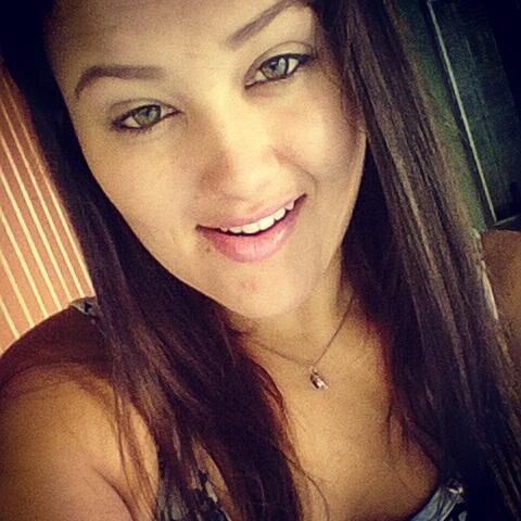 Não me prendo a nada que me defina. Serei o que você quiser, mas só quando eu quiser! ;)