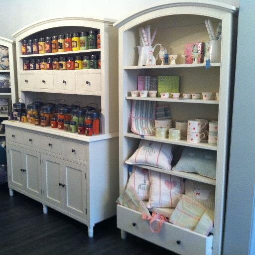 The Candle House, Boutique Gift Shop, 52 Newton Road Mumbles. Swansea. South Wales. Suppliers of Woodwick, McCalls Country Canning, Barn Candles, Walton & Co.