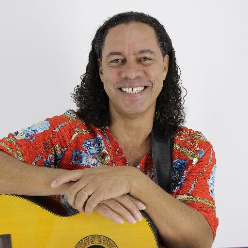Cantor e Compositor, idealizador do Encontro Minas na MPB. Estilo MPB POP. Focado em carreira internacional, compõe o catálogo da ONErpm e Quae.