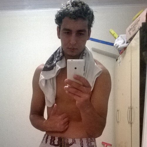 ' Victor Gabriel , Emanuelly sz