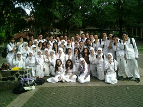 Mahasiswa Ilmu Sejarah Universitas Indonesia 2013 | Calon Sejarawan | Part of @SKSUI | #MasukSejarahMasaDepanCerah