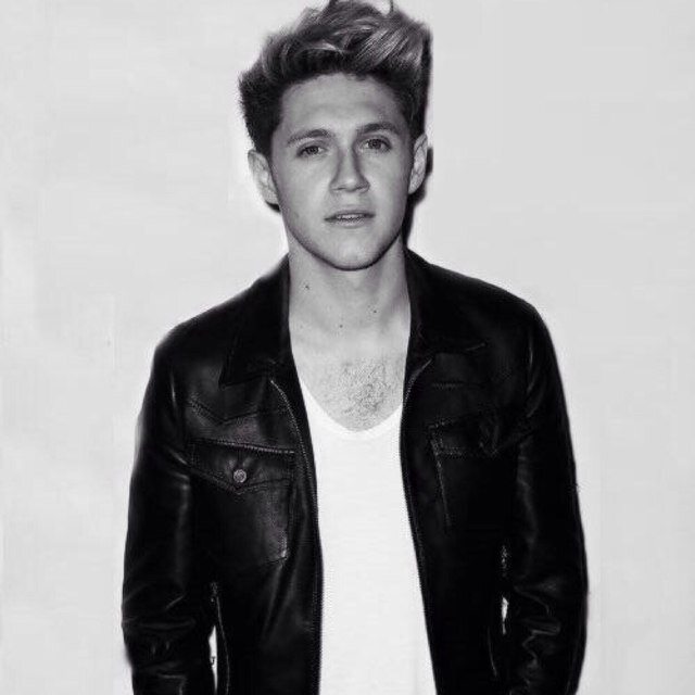 Hello,I'm RoRita from lebanon,I love 1D and please follow me (we want 1D in lebanon)❤️lovee youuu allll❤️
