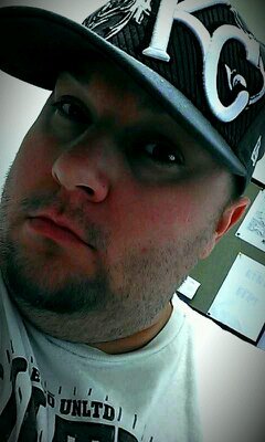 qlarson's profile picture. 