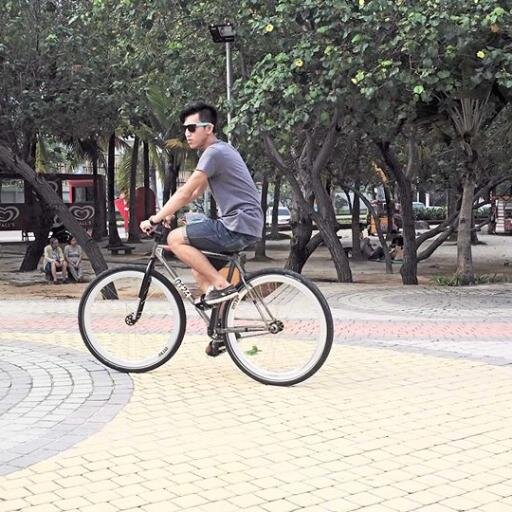 twitter lama gabisa di buka, ini twitter baru :)