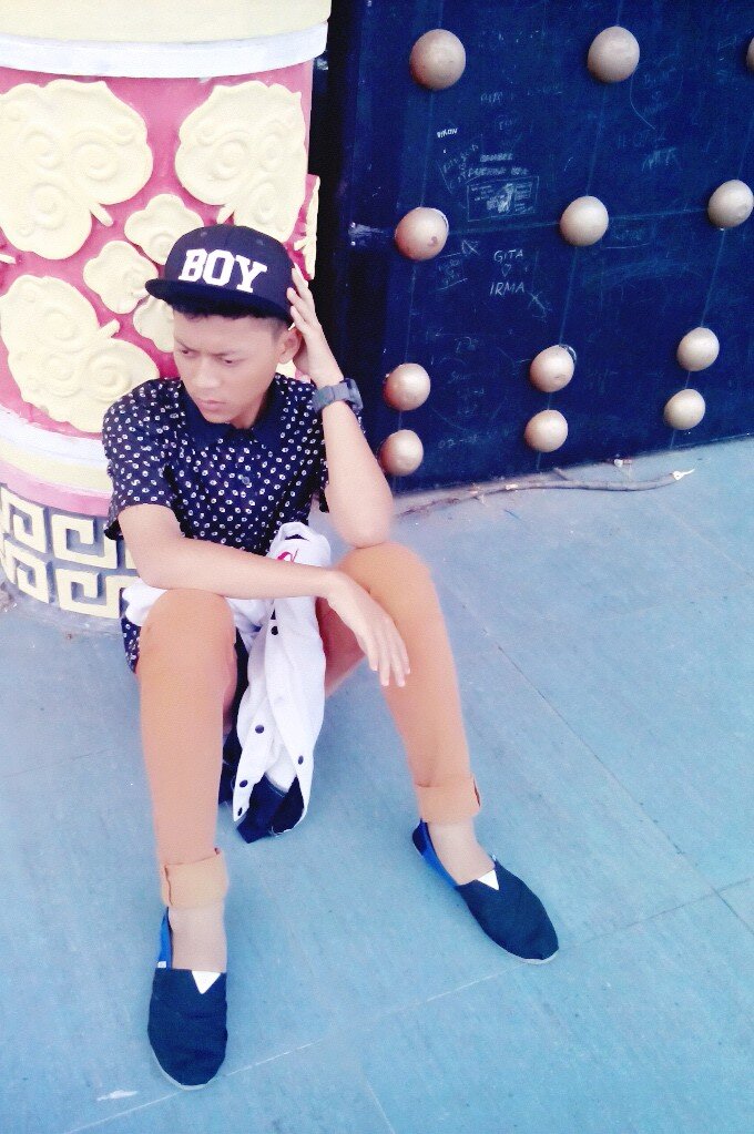 I wanna kiss you in the moon light =D But i haven't girlfriend , =D
