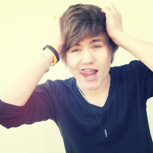 i have a dream, be a famous singer or be in popular rock band ;)