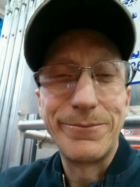 I Like to stay positive about my everyday experiences.And my past,I'm a privet entertainer.