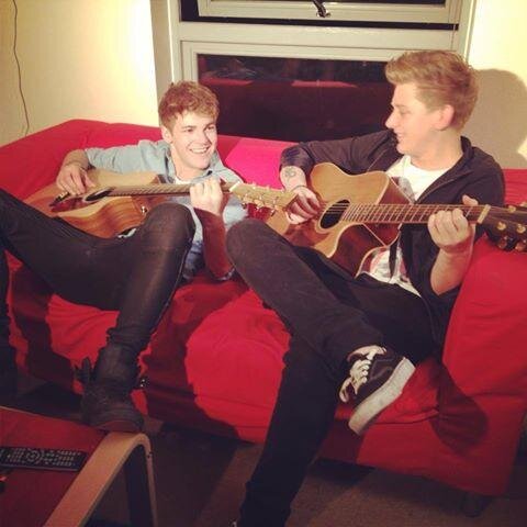 @rebeccamaynard_ & @RauhlCrazy