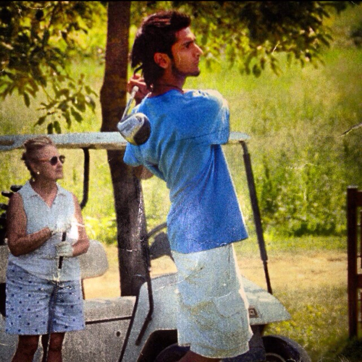 Teco porti lo specchio di Narciso? Questo è piombato vetro, o Mascheraio. Aggiusta le tue Maschere al tuo Viso, ma pensa che sei Vetro contro Acciaio