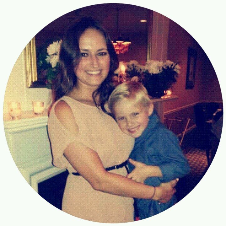 abstboyd's profile picture. she doesn't even go here.