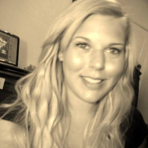 Oxfordshire born and bred. No1 Bar wench @Cellar Bar its a banterous life :)