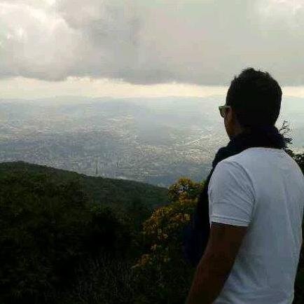 30 años TSU en mercadotecnia mención comercialización, Venezolano en Chile