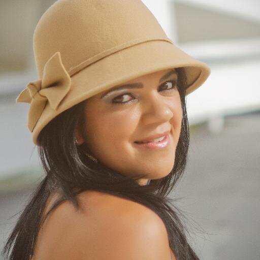 Eliane 31anos,sou casada + Vagner Sopa ❤,morando em CTBA/PR + amo minha família e amigos ღ.+ adoro musicas,filmes, make,moda,fotos,web.ஜ
