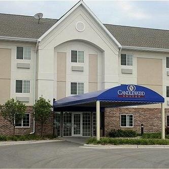 Nice rooms, Meeting Space, Full Kitchens, Candlewood Cupboard, Free Internet, Fitness Center, Business Center.