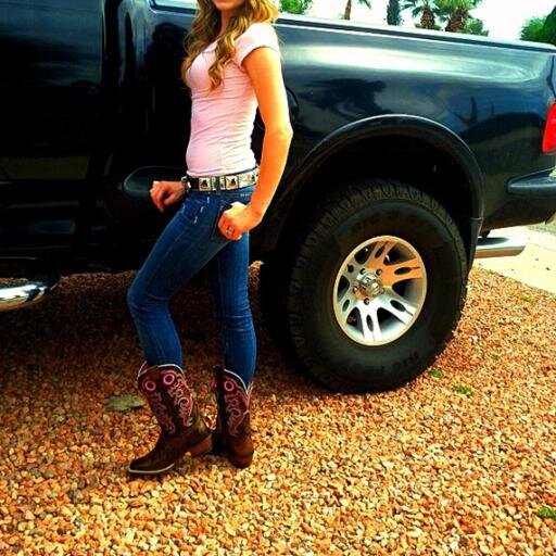 SheIsAllCountry's profile picture. I have a heart of gold, strength to prove it. I'm trying to stay healthy these days. I have an amazing sister who's always been there. #TwinPower #LGBTLove