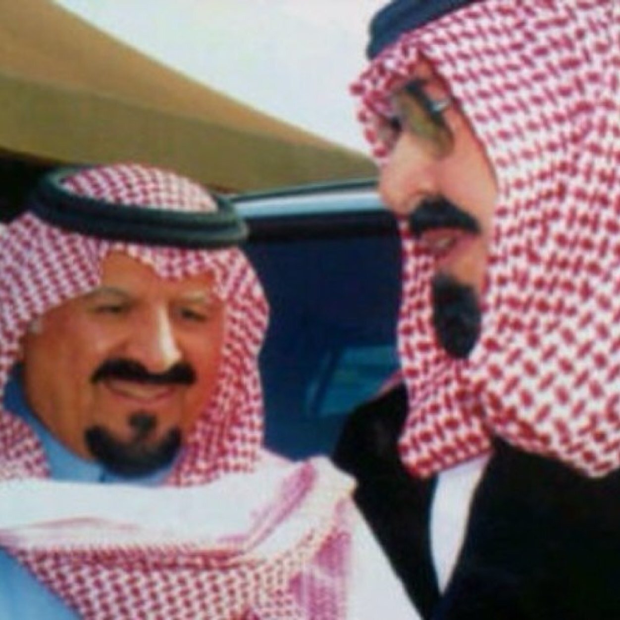 شاعر قيد الانشاء مثلي الأعلى ‏ #محمدالاحمد السديري ‏ ( يقولون حلميّ مستحيل وانا اقول [ ربيّ ] انك على كل شئ قدير .!