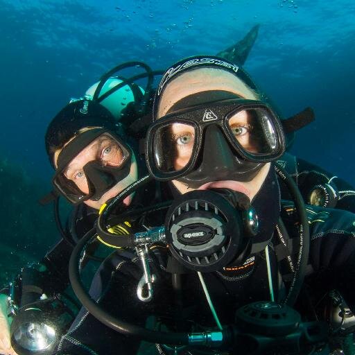 Experimenta la (R)evolución en el entrenamiento y la filosofía de bucear. Ofrecemos alta calidad en Buceo Técnico y Recreativo. Inmersiones / Cursos