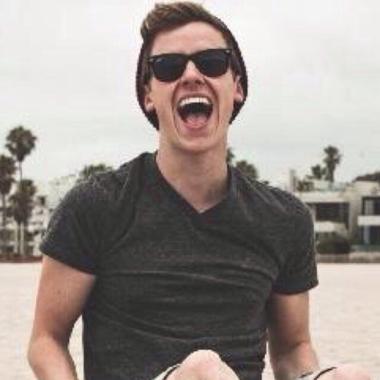 hi there ! if you retweet that link right here in my bio ill spam your user to Connor with proof... just one retweet thats all it takes thank you !