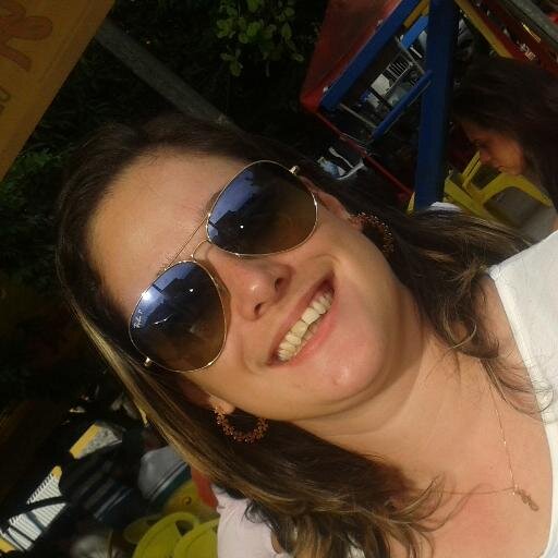 Mercadóloga e apaixonada pela vida! O futuro pertence àqueles que acreditam na beleza de seus sonhos. Elleanor Roosevelt