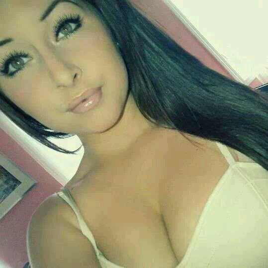 18, Simpática, Latina, Estudiante de 2 Bach.