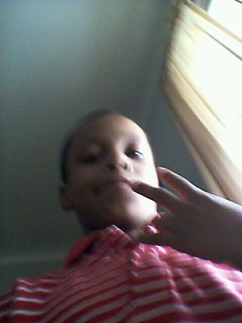 Follow me I follow back no gosht follows kik: name is caree_