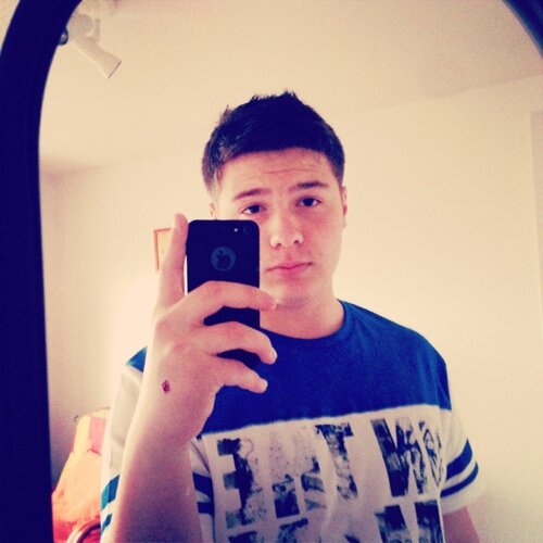 I DONT HAVE THE PASSWORD. FOLLOW @zsharphittr