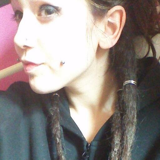 'I could be the weed, you could be the smoke.' Actual cuenta: @FdeFumada