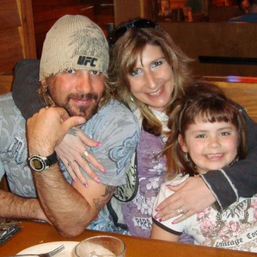 Happily married to Kip D. Leonard... Love my family to the moon and back!!