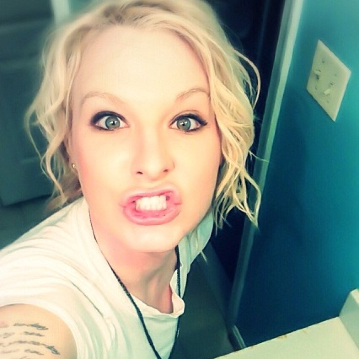 Kdooxoxo's profile picture. I'm the girl next door. If you happen to live next door to a carnival..