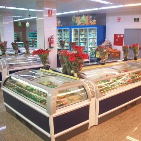 High tech, low energy Plug In Refrigerated cases