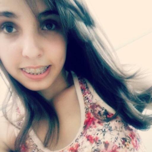 - Quem sou eu ? Sou a alegria de quem me Ama, a tristeza de quem me Odeia e a ocupação de quem me Inveja !