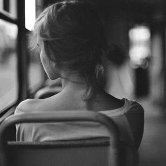 doitanyway__'s profile picture. Con un ojo abierto 
Y con el otro soñando