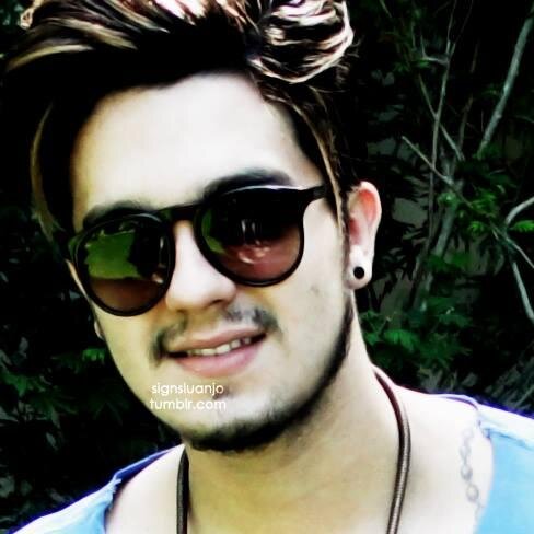 Mesmo que o ouro perca o seu valor ,mesmo que o sol deixe de brilhar , por toda vida eu vou te amar !! @luansantana me respondeu :12/02/2013 @AJ_26 me deu RT 2x